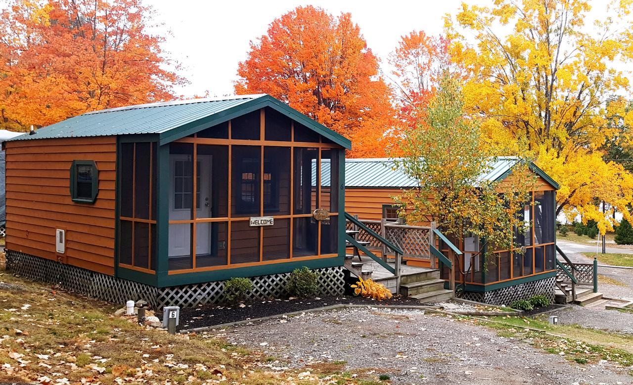 Отель Silver Lake Park Campground & Cabins Belmont Экстерьер фото