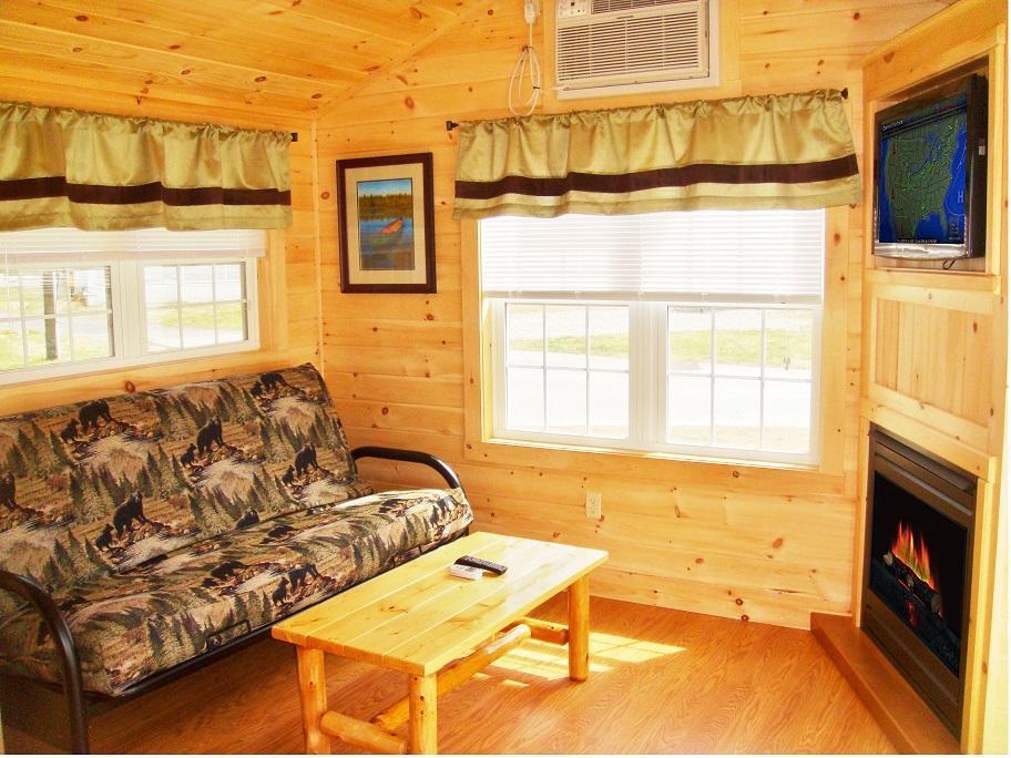 Отель Silver Lake Park Campground & Cabins Belmont Экстерьер фото